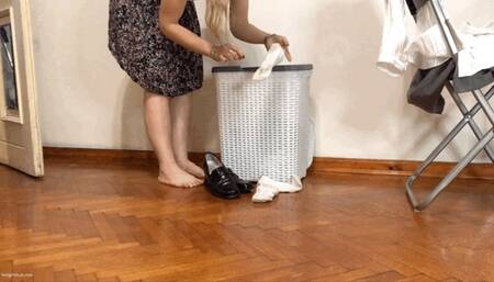 SCHOOLGIRL GETS ITCHY ATHLETES FOOT FROM WEARING ROOMMATE’S DIRTY SOCKS - MOV Mobile Version