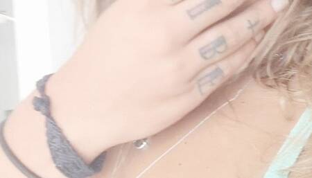 Queen Lola's Juicy Farts POV