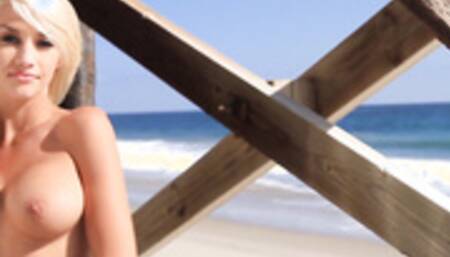 Hot Blonde Striptease - By Avinion (Taylor Seinturier)