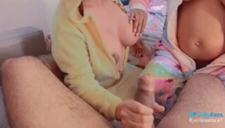 Trio with a pregnant woman (pregnant) of 6 months you eat great cock