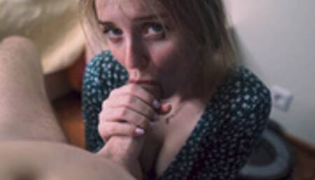 The sister gave a deep blowjob to her brother and got a liter of sperm in her mouth