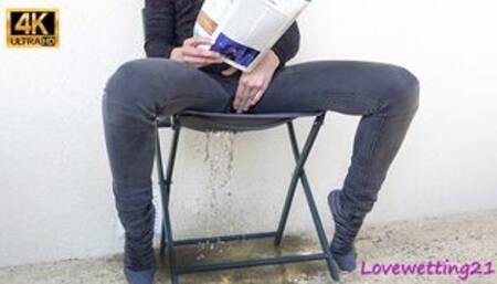 she pisses in her pants while reading in front of her neighbors, her friend's reaction is amazing