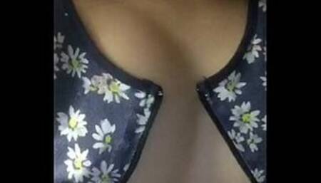 Periscope Girl shows off her beautiful breasts