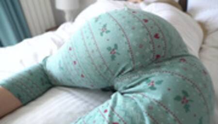 stepsis had a sex dream with stepbrother while he fucks her and cum inside