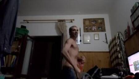 DANCE AND TRAINING IN HOUSE MUSIC