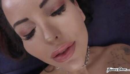 Vivienne Wynter Loves To Cum