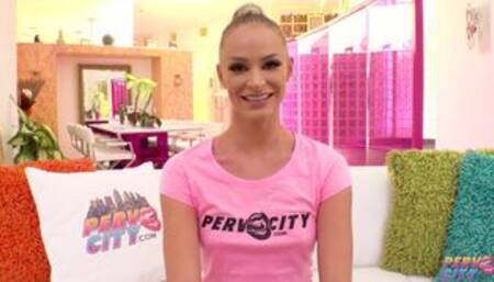 Leggy Blonde Masturbates for Fans