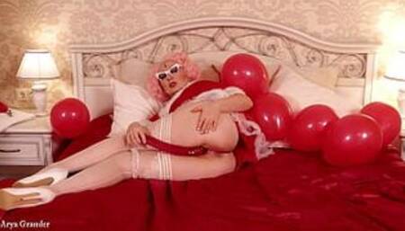 MILF pussy masturbation and air balloon fun, Santa holiday mood free porn video