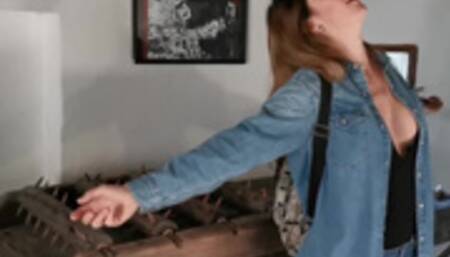 Visiting Dracula castle transformed me into vampire. WetKelly