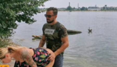 Amateur couple enjoy fucking in the public park. WetKelly