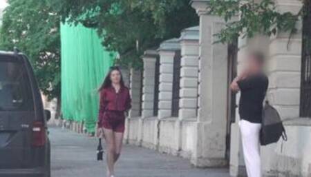 Bulge dick flash on street