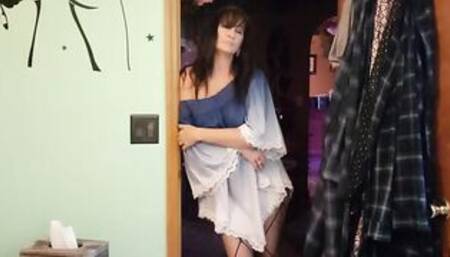 Naughty Tyi Lynn - Mommies Foot job and fuck job