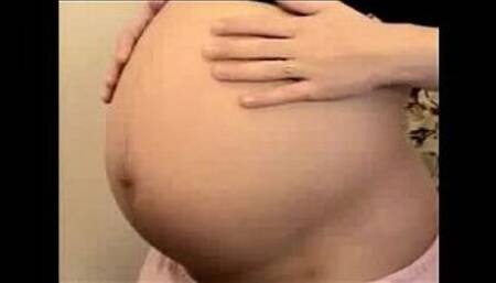 pregnant lady feeling sexy - PregnantHorny.com