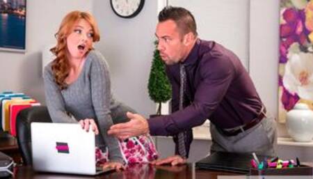 Marie McCray fucking in the desk with her bubble butt