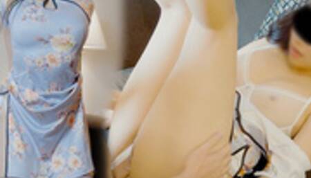 My Teen Step Sister surprises Me in Chinese Qipao - 丝袜旗袍少女