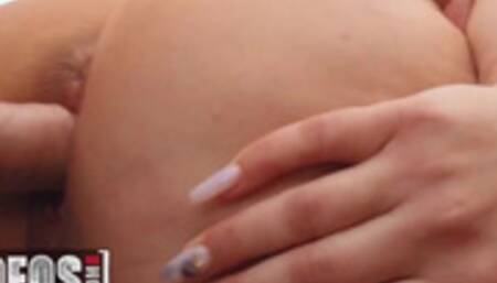 Mofos - Annie Reis' Yoga Pants' Hole Gets Exposed & Jordi Doesn't Waste Time & Makes It Bigger