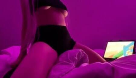 I watch lesbian hentai and ride my pillow