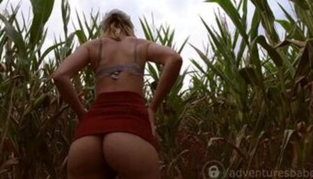 Tinder Date wanted A Risky Fuck In The Corn Fields