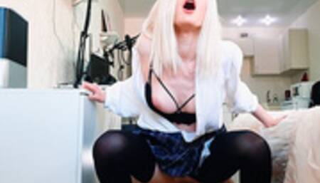 Schoolgirl Gwen Stacy fucks Flash Thompson at home after class while Peter Parker jumps on rooftops