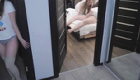 Amateur Girl Great Orgasm While Spying Roommate Home Sex