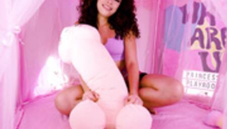 INSERTED Willow Ryder has a neighborly pussy