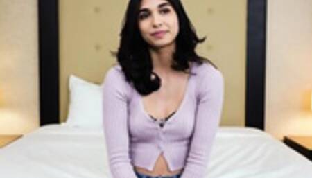 Z Shes New 22 05 03 Reina Rae The Cute Newcomer