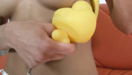 Anneli - PinkyJune - Yellow Duck