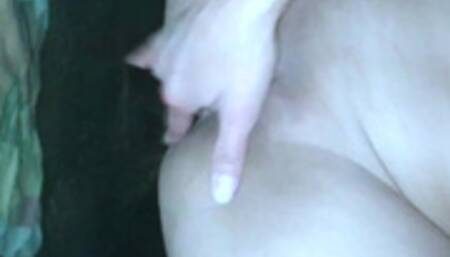 Disfrutando desnudos en la vía pública