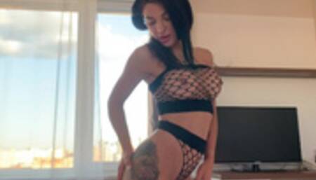 Acquaintance on a dating site with a beauty turned into passionate sex (part 1)