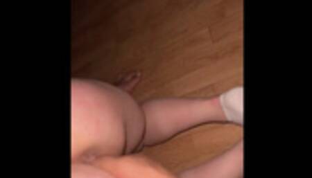 Il explore mon cul pendant que je suce son collègue