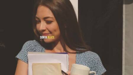 VivThomas-Sonya Blaze & Emerald Ocean Focus On Me