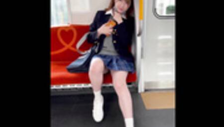 FC2 PPV 2656608 The girl who stares at me while putting