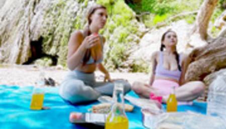 TeamSkeetLabs - Jasmine Wilde And Kenzie Love Wing Woma