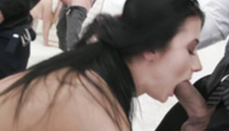 This ain't Xmas Orgy #1 With Kira Thorn / Jureka Del Mar / Selvaggia / Nicol Black - Presentation GIO495