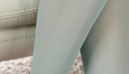 HotLegsAndFeet - Candy Sweet And Taylor Sands