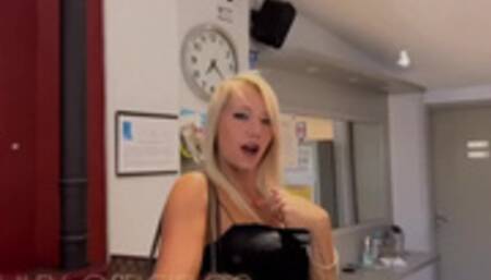 Ma femme avale pleins de spermes d’inconnus devant moi ( Ashley et Nicola Morena ) rouen exhib