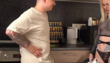 Трахаю Подружку Своей Жены Пока Она На Работе - BelleNiko