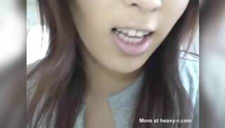 sexy brunette shits n smears it on her face n eats it