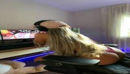 Agus Onlyfans Viendo Porno