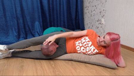 Merciless chick squeezes man's head between her thighs, vf2164x 1080p