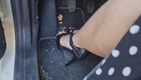 Wonderful pedal pumping in sexy high sandals avi