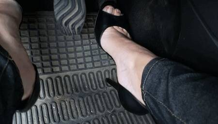Pedal Pumping, Toe cleavage & High Heels by Tamara