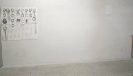 Handcuffs training for new police women