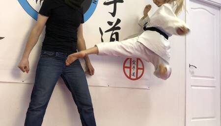 KARATE KICKING -SELFDEFENSE