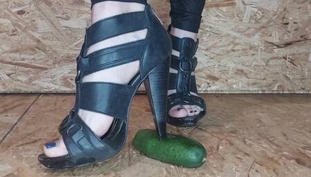 Destroy the cucumber (WMV)