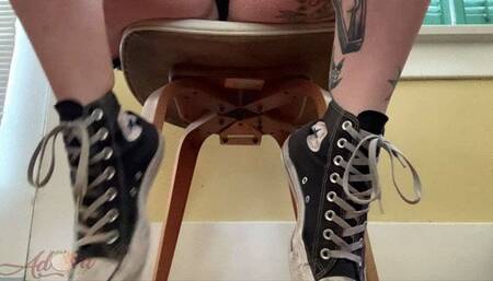 Smelly Sweaty Feet (wmv)