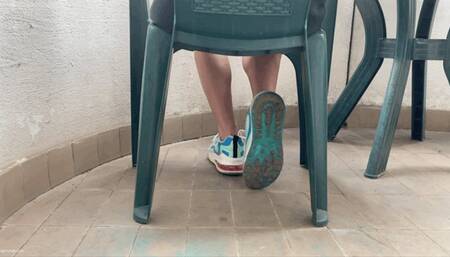 TWO GIRLS IN STINKY NIKE SNEAKERS SHOEPLAY UNDER THE CHAIR (LONG VERSION) - MP4 HD