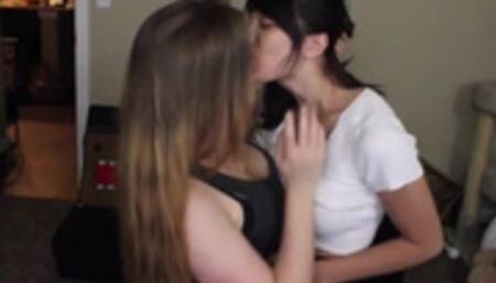 AwesomeKate And DelightfulHug - Magic The Fappening