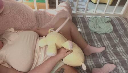 Plus Size ABDL masturbates in a soaked Diaper, after a long nap in the crib