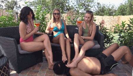 GABRIELLA, MARIANNA & SOPHIE - Holidays in the villa - Foot domination